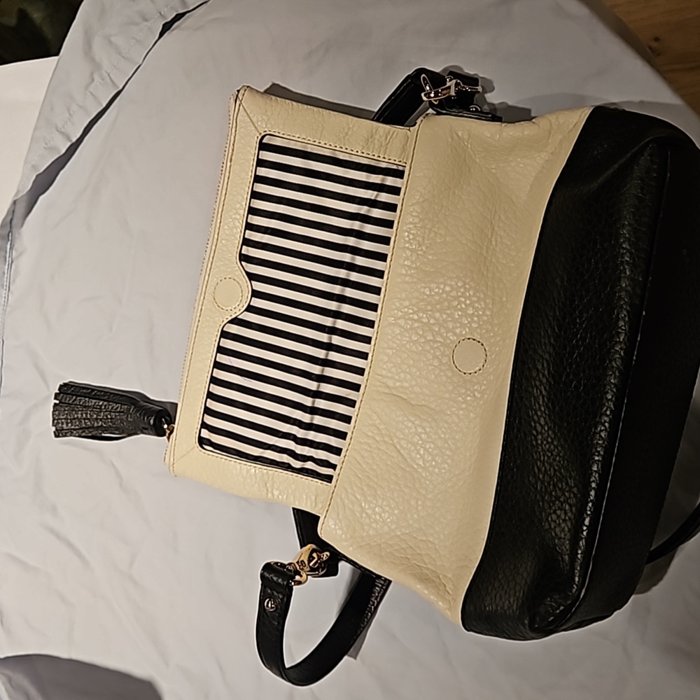 Kate Spade Leather Purse - Picture 5 of 9